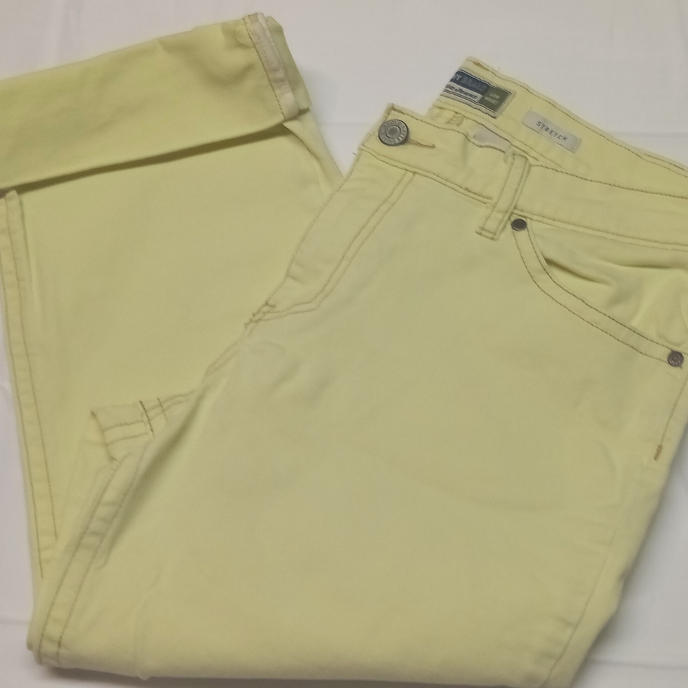Old navy stretch low waisted capri jeans